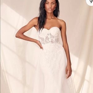 Elegance White Lace Embroidered Rhinestone Strapless Maxi Dress